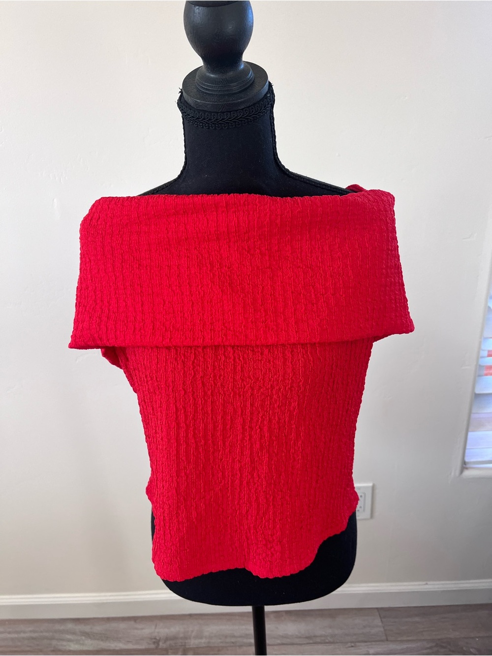 Off the shoulder H&M top